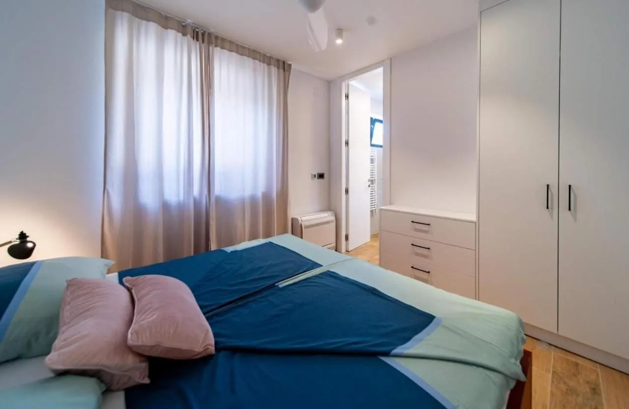 Luxury Villa With A Swimming Pool Palit, Rab - 22153 拉布 克罗地亚